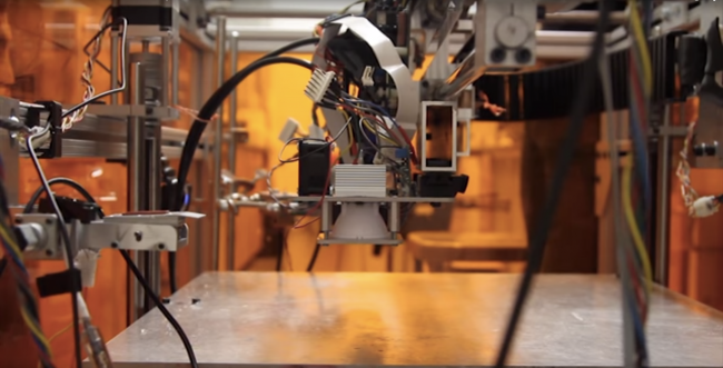 Новый 3D-принтер  использует  10 материалов при печати!